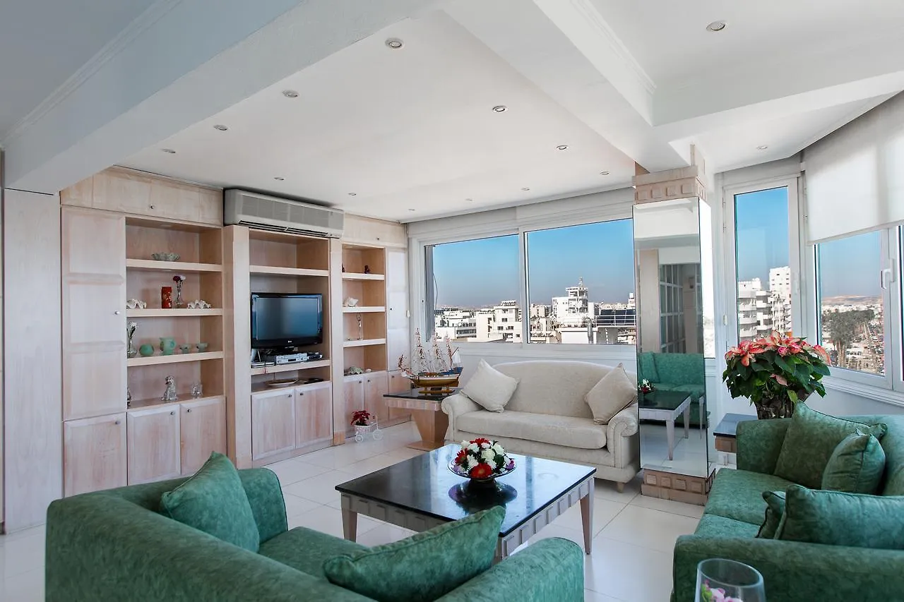 Laila'S Seaview Penthouse Apartments Larnaca